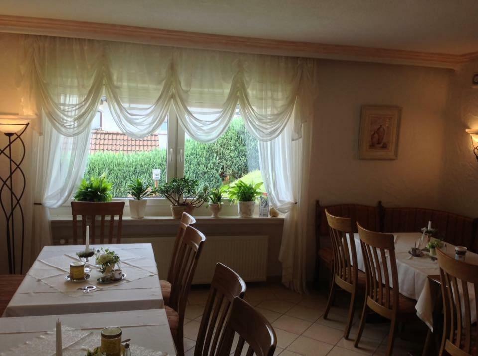 Haus Diana Bed and Breakfast Dottingen  Eksteriør billede