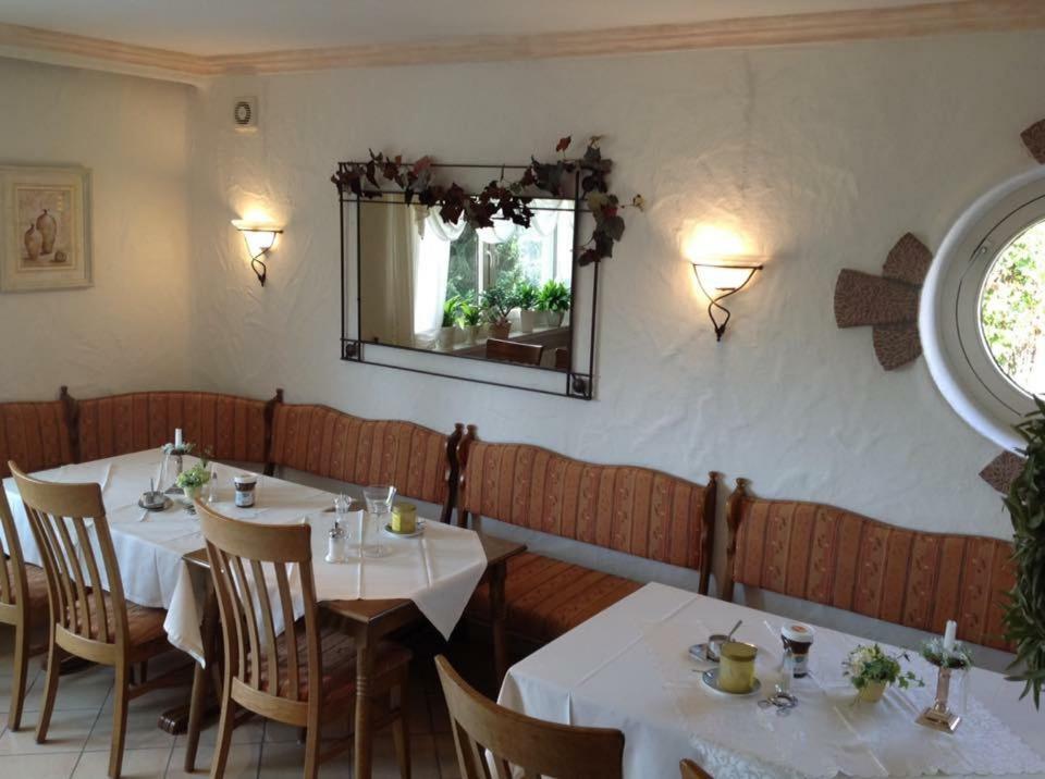 Haus Diana Bed and Breakfast Dottingen  Eksteriør billede